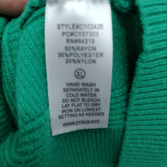 Cyrus NYC Green Cable Knit Cardigan XL Women NWT V-Neck Button Sweater - Picture 7 of 7